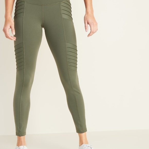 Old Navy Pants - EUC Old Navy 7/8 Length Moto Leggings sz M